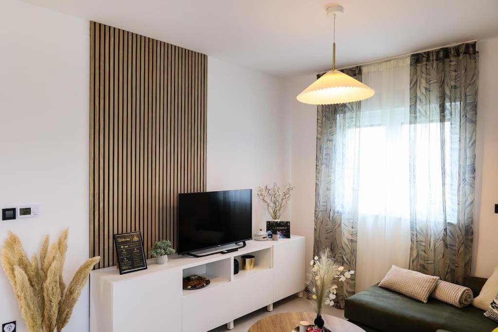 Grgic Apartments - Lux Apt2 - Free Parking Загреб Екстер'єр фото
